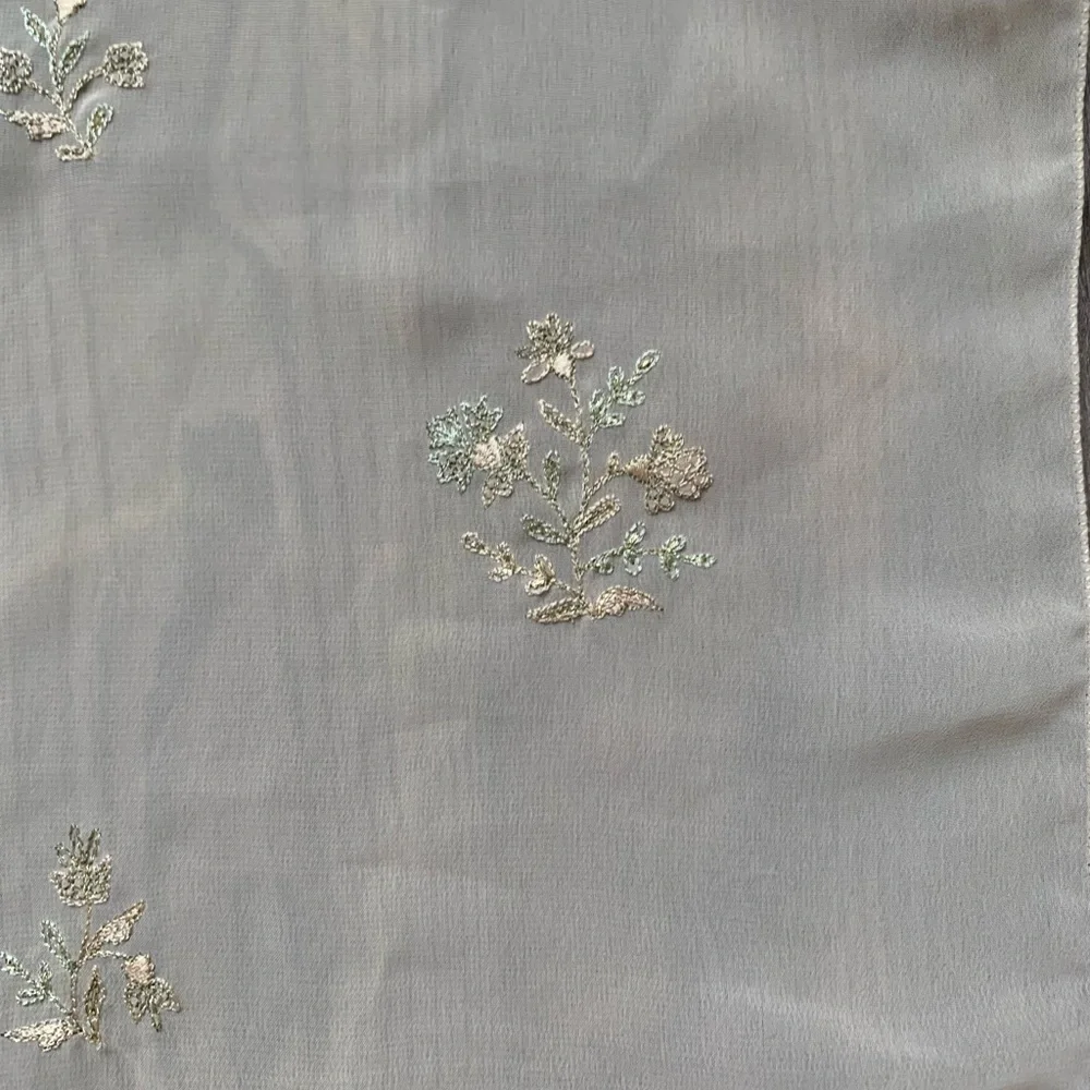 Elegant Beige Embroidered scarf